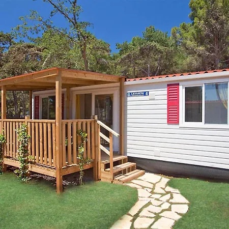Casa de Férias Holiday Camping Lanterna-4 Poreč